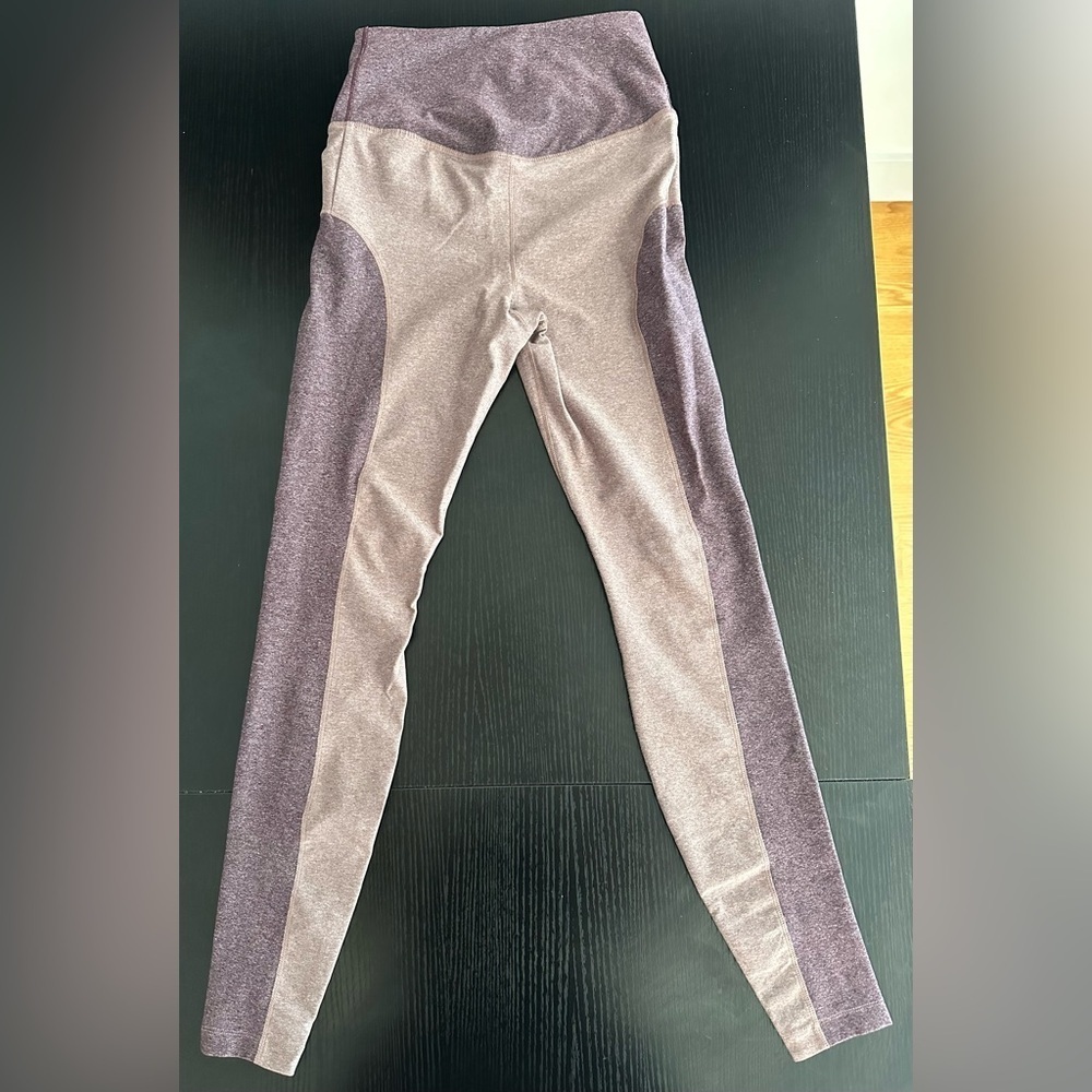 Nike Leggings in Pink and Purple - Picture 3 of 8